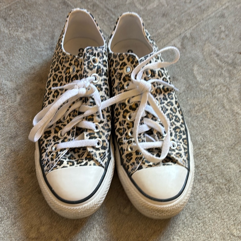 Converse cheetah print Women Size 9